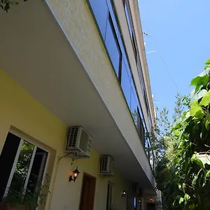 Haxhiu ** Tirana